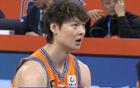王哲林砍下29分15篮板率领上海队以4比1力克广厦，时隔24年再度问鼎CBA总冠军